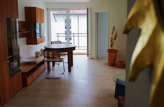 Wohnung mieten in 64319 Pfungstadt, Sehr charmante, sonnige, renovierte und möblierte 2-Zimmer-Wohnung mit drei (!) großzügigen Balkonen