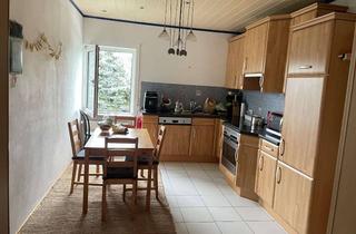 Wohnung mieten in 76770 Hatzenbühl, Modernisierte Wohnung mit drei Zimmern sowie Balkon und Einbauküche in Hatzenbühl
