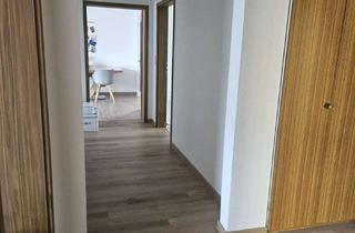 Wohnung mieten in 92284 Poppenricht, Schöne und gepflegte 3,5-Zimmer-Erdgeschosswohnung mit geh. Innenausstattung mit EBK in Poppenricht