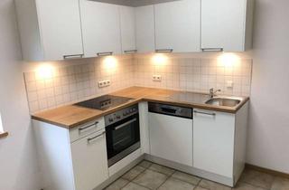 Wohnung mieten in Auf Dem Kleehügel 11, 67706 Krickenbach, 525€, 50 m², 2 Zimmer, Sitzbereich vor der Wohnung, Fahrzeugstellplatz