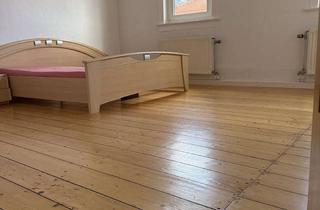 Wohnung mieten in Schützenallee, 99867 Gotha, Großzügige 6-Zimmer-Altbauwohnung (134 m²) mit Dachbereich in Gotha