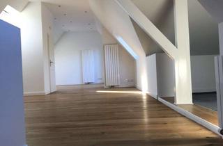 Wohnung mieten in Schulstraße 49, 26384 Heppens, Offener Wohntraum im Villenviertel 2,5 Zimmer Dachgeschoß mit Terrasse, Einbauküche und Gäste WC