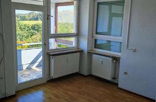 Wohnung mieten in Seniorenzentrum Haus 11, 53902 Bad Münstereifel, Geschmackvolle, gepflegte 2-Zimmer-Wohnung mit Balkon und EBK in Bad Münstereifel