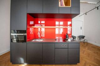 Wohnung mieten in Wöhlertstraße 21, 10115 Mitte, Zuhause in zwei Berliner Welten: Gründerzeit-Apartment mit Charme und Süd-Balkon