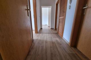 Wohnung mieten in Am Stadtfeld 10, 39218 Schönebeck, 4-Zimmer-Wohnung mit Balkon