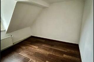 WG-Zimmer mieten in Hildener Str. 43, 40597 Benrath, Kleines WG-Zimmer (Nr. 15) in großer Wohngemeinschaft – zentrale Lage