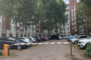 Garagen mieten in Straßburger Straße 39a, 13581 Spandau, Außenstellplatz mit Schranke