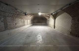 Garagen mieten in Rosenstraße 40-46, 50678 Altstadt-Süd, Sammlertraum: Großzügige Garage mit Platz für bis zu 4 PKW