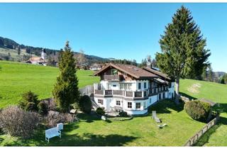Haus kaufen in 87527 Ofterschwang, Bergpanorama & Altbaucharme PUR - Traumhaftes Anwesen in Alleinlage von Ofterschwang im Oberallgäu