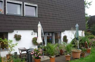 Haus kaufen in 24783 Osterrönfeld, Architektenhaus : aufgeteilt in zwei Blöcke, links 3 Mietwohnungen, rechts das Haupthaus mit keller