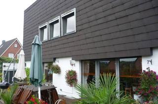 Haus kaufen in 24783 Osterrönfeld, Das besondere Ar : aufgeteilt in zwei Blöcke, links 3 Mietwohnungen, rechts das Haupthaus mit keller