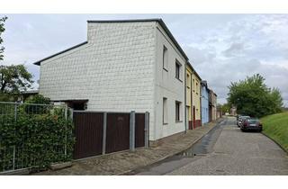 Haus kaufen in Rosenstraße 09, 17166 Teterow, Preiswertes 6-Zimmer-Reihenendhaus in der Teterower Rosenstraße