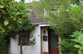 Haus kaufen in 21465 Wentorf, Sanierungsbedürftige 7 Zimmer DHH