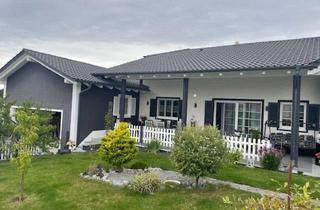 Haus kaufen in 94544 Hofkirchen, Exklusive Doppelhausbungalowhälfte im amerikanischen Baustil mit großzügigem Garten