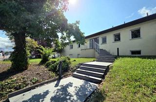 Haus kaufen in 63533 Mainhausen, Exklusives Wohnhaus mit Schwimmbad und ca. 1500 m² großer Halle in Mainhausen zu verkaufen