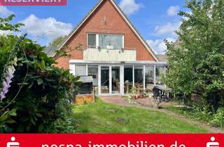 Einfamilienhaus kaufen in 25813 Husum, Einfamilienhaus mit beheizbarem Wintergarten, massiver Garage und Terrasse