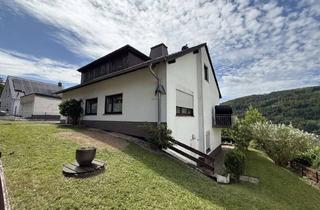 Haus kaufen in 34298 Helsa, Freistehendes Ein- bis Dreifamilienhaus in beliebter Höhenlage von Helsa
