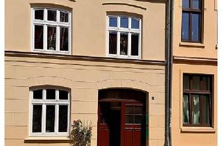 Haus kaufen in 23966 Altstadt, Schickes Stadthaus mit charmantem Innenhof und Einliegerwohnung zu verkaufen