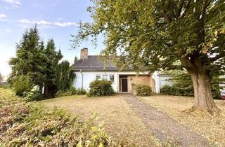 Villa kaufen in 31787 Hameln, Charmante Villa in Top-Lage von Hameln-Schöt - ein Juwel mit Entwicklungspotential!