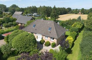 Haus kaufen in 25524 Heiligenstedtenerkamp, Wohnen mit Weitblick - Haus mit Koppel und Außenpool