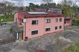 Haus kaufen in 75365 Calw, Großzügiges 3-Familienhaus mit Wintergarten, Balkon, Solaranlage & großem Grundstück