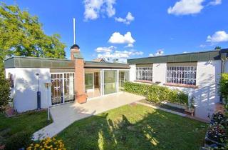 Haus kaufen in 65396 Walluf, Moderner, sehr gepflegter individueller Bungalow, ELW, Doppelgarage, ruhige begehrte Lage in Walluf