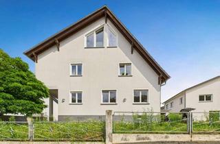 Haus kaufen in 61118 Bad Vilbel, Panoramablick inklusive – Zweifamilienhaus mit Terrasse, Balkon und großem Grundstück in Bad Vilbel