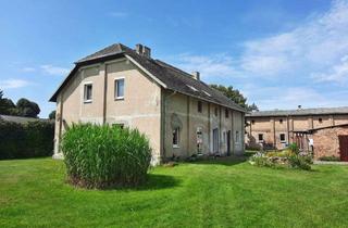 Haus kaufen in Schwerinsburger Damm 17, 17392 Sarnow, Sehr günstig ! Großes Haus mit 2 Wohneinheiten in Sarnow zu verkaufen