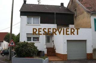 Einfamilienhaus kaufen in 67744 Hohenöllen, Teilrenoviertes Einfamilienhaus mit Garage und Balkon