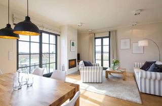 Villa kaufen in 18556 Dranske, Reetdachvilla auf Rügen - Ferienhaus direkt an der Feldkante mit Weitblick, Sauna & Kamin