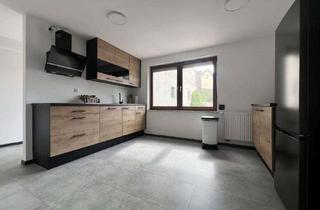 Haus kaufen in 92421 Schwandorf, zuverlässige Investition - Teilsaniertes 4-Parteienhaus in der Innenstadt von Schwandorf