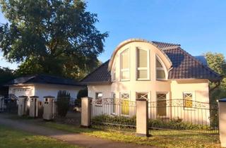 Villa kaufen in 16548 Glienicke/Nordbahn, Luxuriöse Villa auf 3000 qm Parkgrundstück mit Doppelgarage, beh. überdachten Pool, Sauna v. Klafs