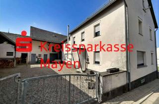 Bauernhaus kaufen in 56729 Weiler, Schöner Bauernhof mit Hof, Scheune, Nebengebäude und Garten.