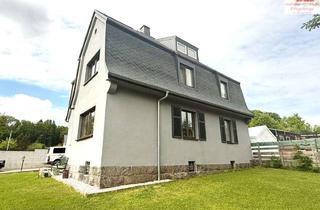 Villa kaufen in 08294 Lößnitz, Großzügiges Einfamilienhaus mit Einliegerwohnung: Gründerzeit-Villa in Lößnitz mit Terrasse & Garage