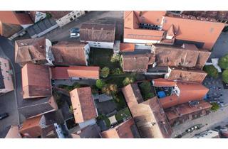 Haus kaufen in Marktplatz, 91413 Neustadt, *Reserviert* Haus mit Garten, Nebengebäude & Scheune direkt am Marktplatz (Zentrum)