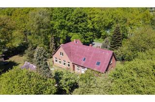 Haus kaufen in 23826 Todesfelde, Wohntraum im Grünen: Großzügiges Landhaus mit riesigem Garten am Segeberger Forst