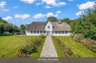 Einfamilienhaus kaufen in 25980 Sylt, Stilvolles Einfamilienhaus mit Garage, eingebettet in ein traumhaftes Grundstück in Morsum