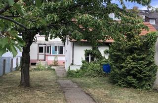 Reihenhaus kaufen in 65451 Kelsterbach, Sanierungsbedürftiges Reihenhaus in ruhiger, guter Lage mit grossem Grundstück