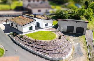 Einfamilienhaus kaufen in 36148 Kalbach, NEUER PREIS! Moderner Niedrigenergie-Bungalow (KfW 55) mit großer 3-fach-Garage in ruhiger Lage