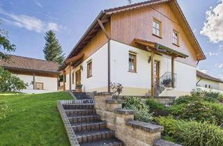 Einfamilienhaus kaufen in 82281 Egenhofen, Viel Raum für Familie und Ideen – Einfamilienhaus mit Einliegerwohnung, Garten und Nebengebäude