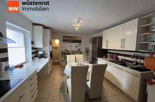 Haus kaufen in 84066 Mallersdorf-Pfaffenberg, Charmantes Zweifamilienhaus mit Ladenfläche, ideal für Familie, Mehrgenerationen oder Kapitalanleger