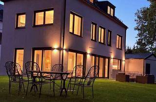 Villa kaufen in Ahornstr. 12b, 82166 Gräfelfing, Elegante Neubauvilla in Gräfelfing mit weitläufigen Süd-Westgarten