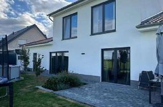 Einfamilienhaus kaufen in 31180 Giesen, Großzügiges, saniertes Einfamilienhaus mit Garten und Carports