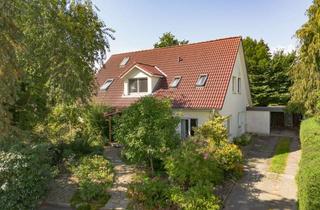 Einfamilienhaus kaufen in 23627 Groß Sarau, Zuhause ankommen: Einfamilienhaus mit Garten und Terrassen