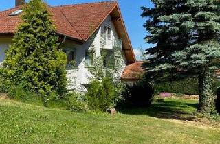 Haus kaufen in Römerweg, 97959 Assamstadt, Assamstadt - schöne Immobilie in ruhiger Lage, zwei Wohnungen, Praxis und Wellnessbereich mit Pool