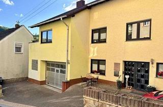 Einfamilienhaus kaufen in 67745 Grumbach, Schönes Einfamilienhaus mit Terrasse, Sauna, Schwimmbad und Garage / Renoviert!