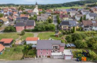 Mehrfamilienhaus kaufen in 95703 Plößberg, Ein/Zweifamilienhaus mit Sonnenterrasse, Garage und großen Garten