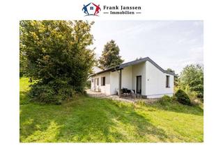 Haus kaufen in 54550 Daun, Freistehender Bungalow im Feriendorf Dronkehof - 3 Schlafzimmer, Terrasse & Kriechspeicher