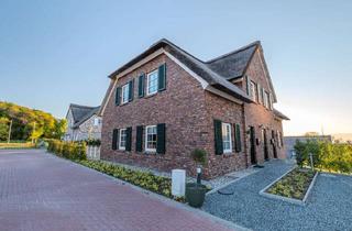 Villa kaufen in Schlossallee 29, 18551 Lohme, DHH in traumhafter Lage auf Rügen mit Wellnessbereich - Ihre Reetdachvilla am Meer!
