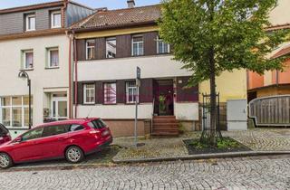 Einfamilienhaus kaufen in 98693 Ilmenau, **Wohnen in der historischen Innenstadt! Einfamilienhaus mit Nebengebäude in Ilmenau zu verkaufen**